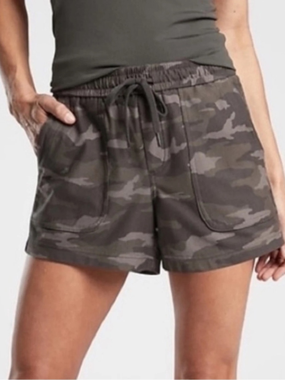 Athleta Camo Farallon UPF Organic Breathable Elastic Waist Shorts Size 6 pull on